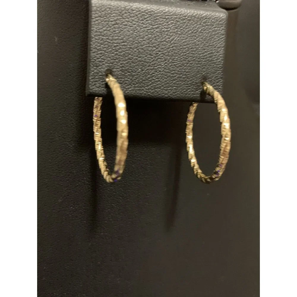 18K Gold Hoop Earrings - Picture 9 of 10